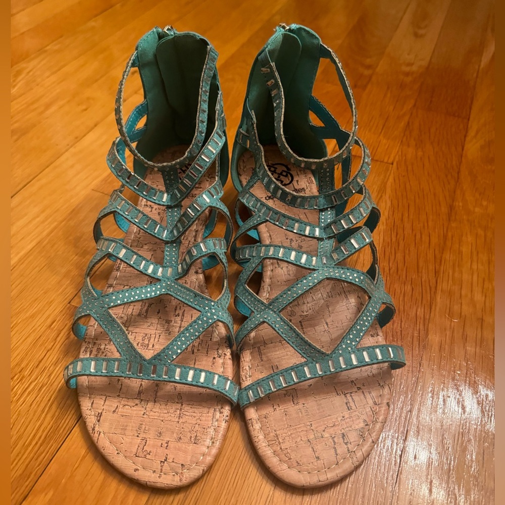 Daisy Fuentes Gladiator Sandal, Teal Blue